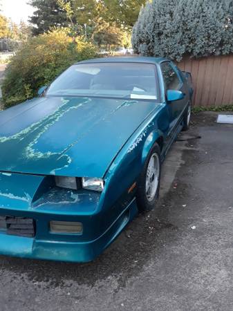 1991 Chevrolet Camaro RS 2dr Hatchback — photo 2