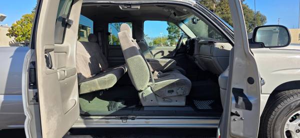 1999 Chevrolet Silverado 2500 LS 4x4 Regular Cab 8 ft. box Manual — photo 12