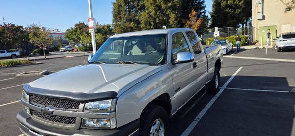 1999 Chevrolet Silverado 2500 LS 4x4 Regular Cab 8 ft. box Manual — photo 2