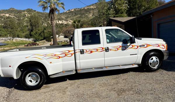 1999 Ford F 350 XLT 4x4 SD Regular Cab 137 in. WB SRW HD Manual — photo 1