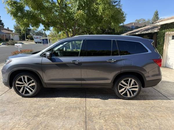 2016 Honda Pilot Elite 4dr All-wheel Drive Automatic — photo 4