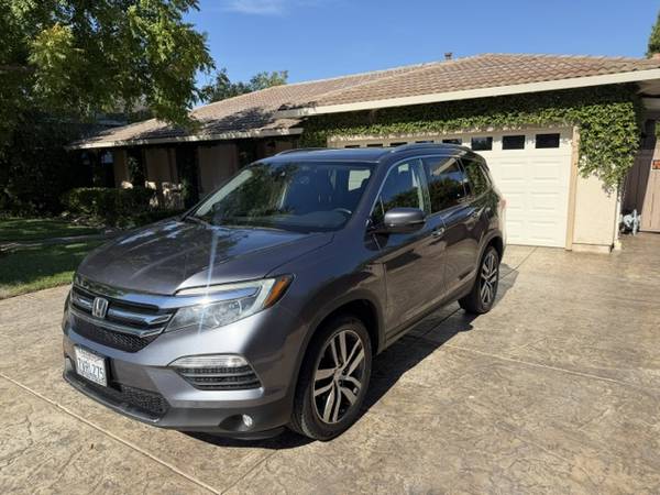 2016 Honda Pilot Elite 4dr All-wheel Drive Automatic — photo 3