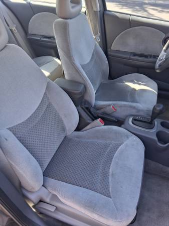 2004 Saturn ION 3 4dr Coupe CVT — photo 7