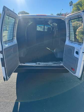 2011 Ford E 250 Commercial Cargo Van Automatic — photo 6