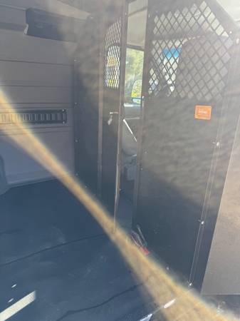 2011 Ford E 250 Commercial Cargo Van Automatic — photo 8