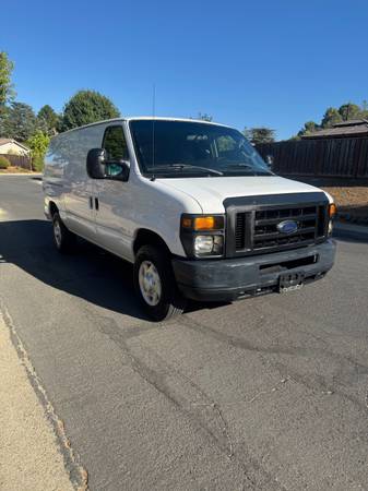 2011 Ford E 250 Commercial Cargo Van Automatic — photo 4