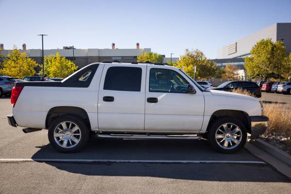 2006 Chevrolet Avalanche 1500 LT 4x4 Automatic — photo 1