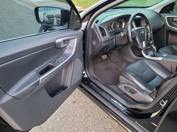 2015 Volvo Xc60 T5 Premier 4dr Front-wheel Drive Automatic — photo 9