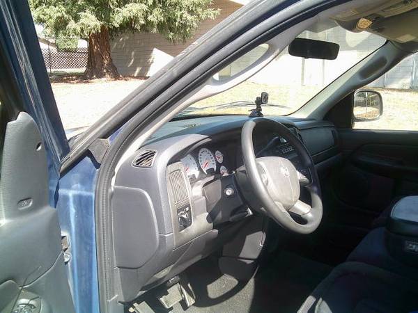 2005 Dodge RAM 2500 SLT 4x2 Quad Cab 160.5 in. WB Automatic — photo 11