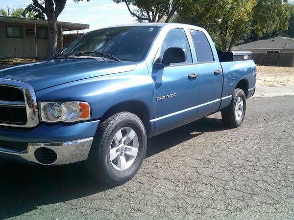 2005 Dodge RAM 2500 SLT 4x2 Quad Cab 160.5 in. WB Automatic — photo 2