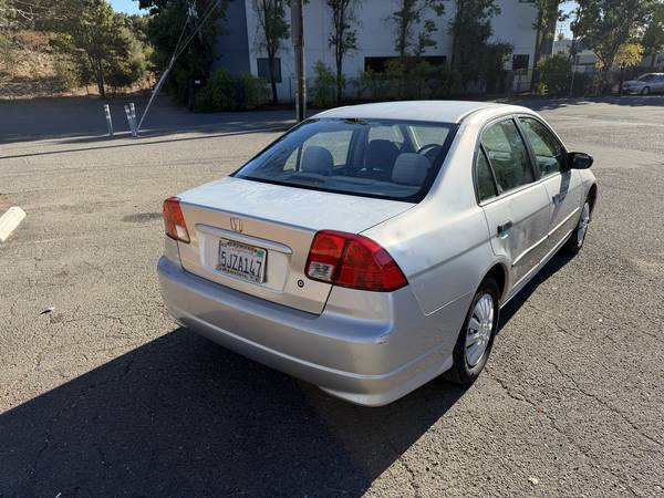2004 Honda Civic HX 2dr Coupe CVT — photo 3