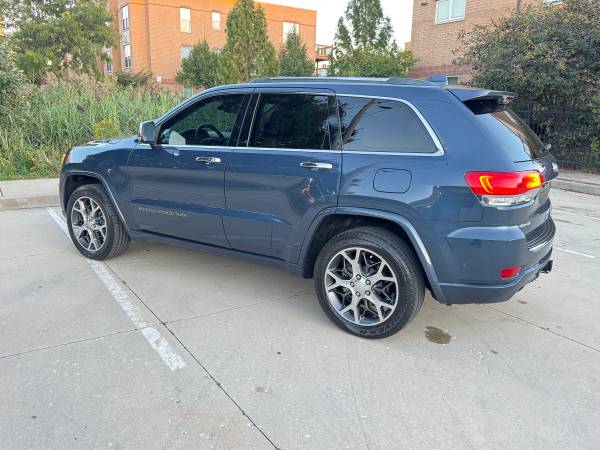 2020 Jeep Grand Cherokee Overland 4dr 4x2 Automatic — photo 4