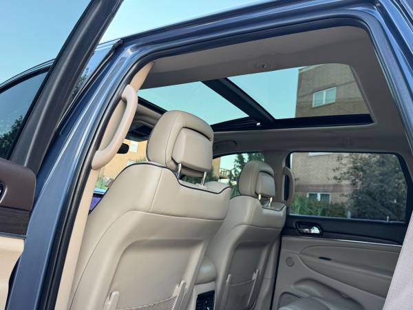 2020 Jeep Grand Cherokee Overland 4dr 4x2 Automatic — photo 7