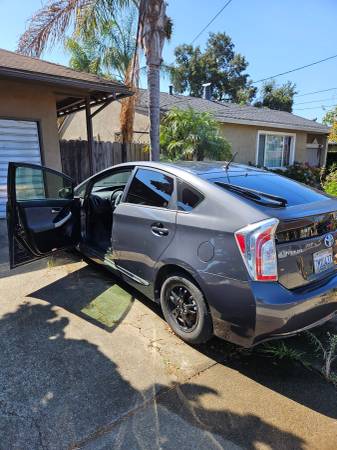 2015 Toyota Prius Two 5dr Hatchback CVT — photo 4
