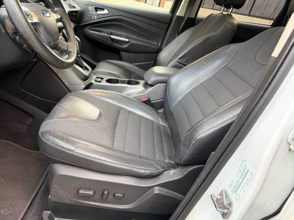 2015 Ford Escape SE 4dr 4x4 Automatic — photo 7