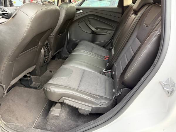 2015 Ford Escape SE 4dr 4x4 Automatic — photo 8