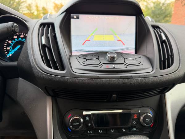 2015 Ford Escape SE 4dr 4x4 Automatic — photo 5