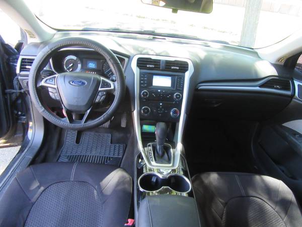 2015 Ford Fusion SE — photo 8