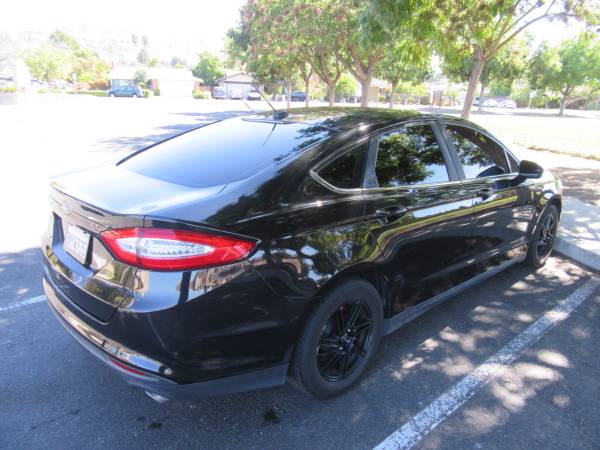 2015 Ford Fusion SE — photo 2