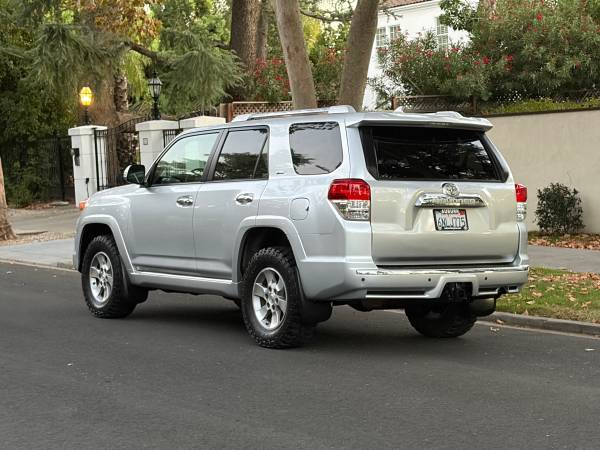 2010 Toyota 4runner SR5 V6 — photo 4
