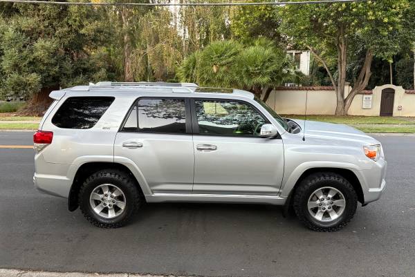 2010 Toyota 4runner SR5 V6 — photo 8