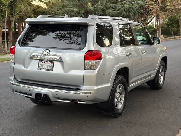 2010 Toyota 4runner SR5 V6 — photo 2