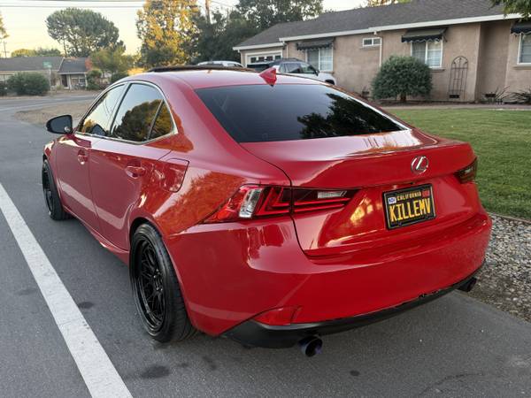 2016 Lexus IS 200t Base — photo 4