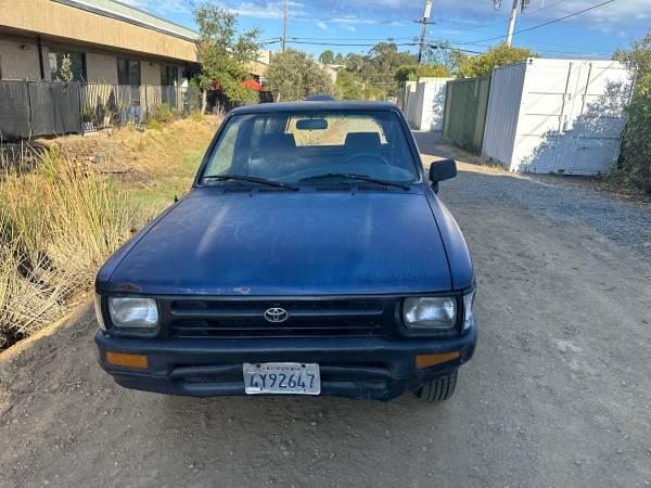 1994 Toyota Pickup DX 2dr Extended Cab SB — photo 6