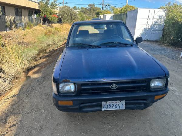 1994 Toyota Pickup DX 2dr Extended Cab SB — photo 9