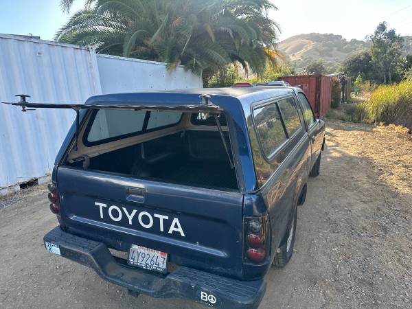 1994 Toyota Pickup DX 2dr Extended Cab SB — photo 12