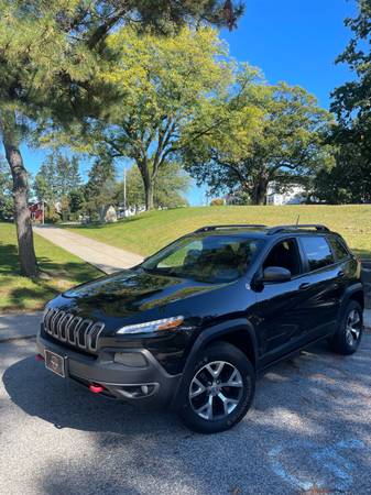 2014 Jeep Cherokee Trailhawk 4dr 4x4 Automatic — photo 1