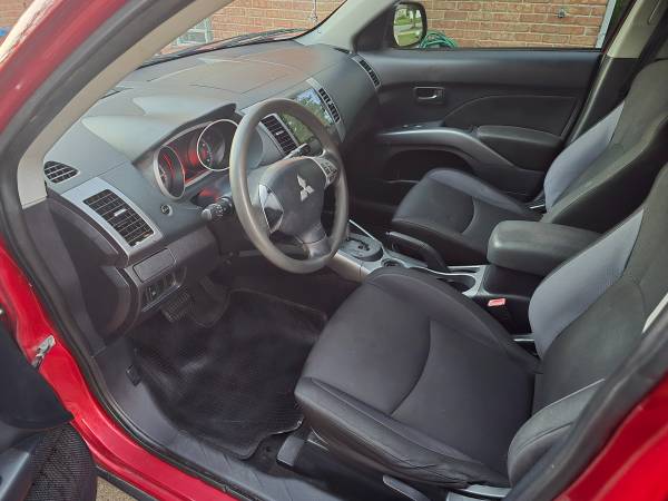 2009 Mitsubishi Outlander SE 4dr 4x4 CVT — photo 5